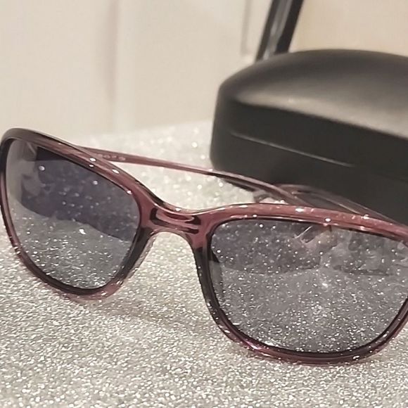Oakley She display picture 3
